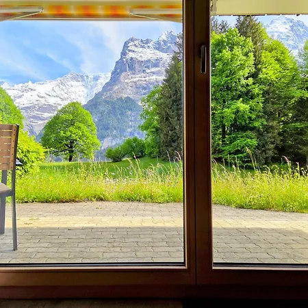 Mom - Alpine Boutique Apartments, Gletscher, Eiger View Terrace גרינדלוולד